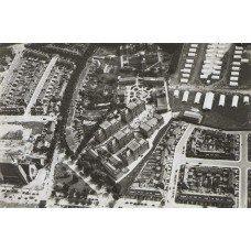 Nijmegen - kazernes Groesbeekseweg - luchtfoto - ca. 1930