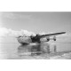 BOAC Boeing Clipper landt bij Lagos, Nigeria