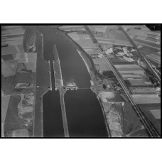 Stuw- en sluiscomplex Sambeek - luchtfoto - ca. 1930