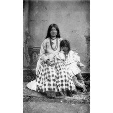 Early Morning - vrouw van Geronimo - met kind - ca. 1884